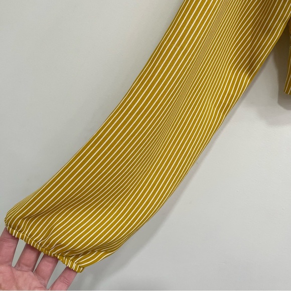 Revolve Superdown Cheyenne Crop Top Mustard Yellow Long Sleeve Large - Picture 5 of 9